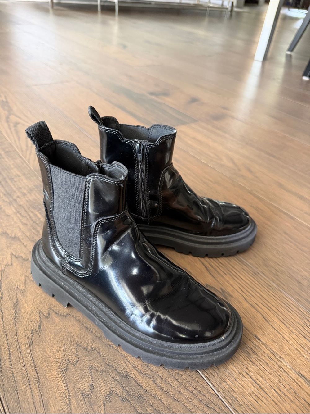 Zara Girls Black Patent Chelsea Lug Sole Boots with Side Zip Sz 3